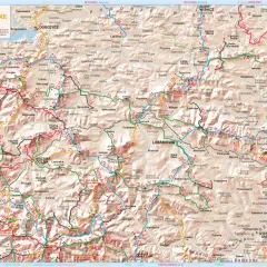 Mapa turystyczna z zaznaczonymi **szlakami** **Trójmiejskiego Parku Krajobrazowego**.