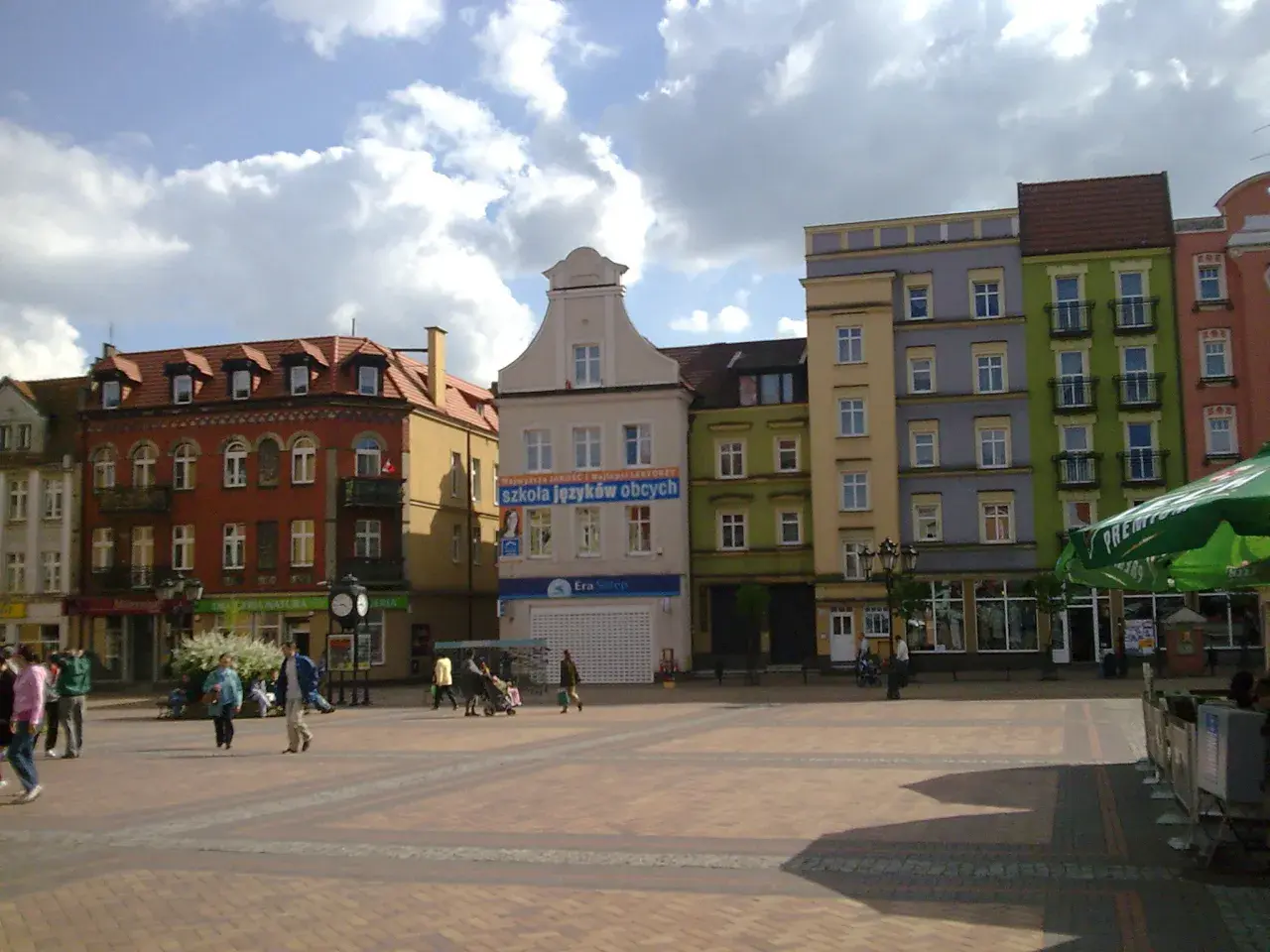 Ratusz w Chojnicach - historia, architektura i spacer po rynku