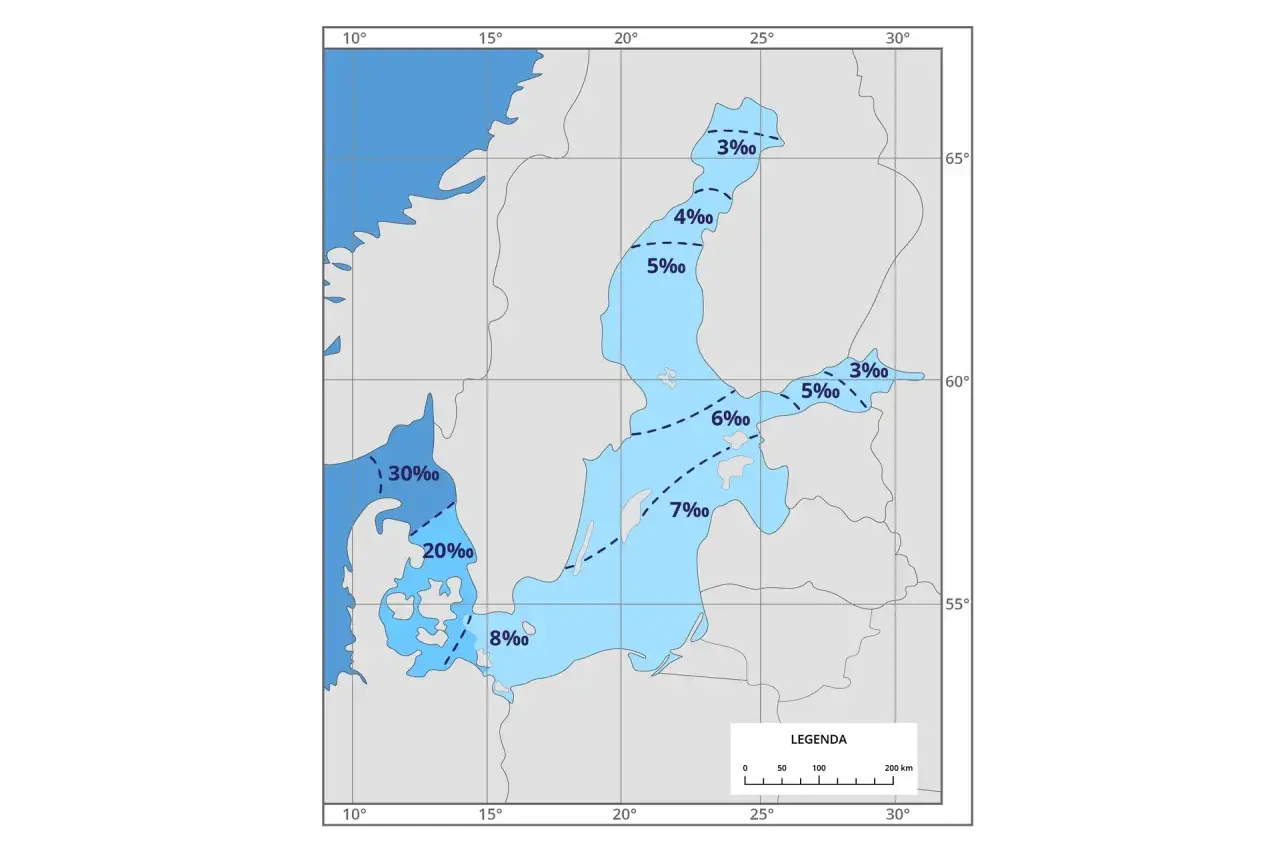 Mapa Bałtyku z zaznaczonym zasoleniem. Ciekawostki o morzu bałtyckim: od 3&permil; na p&oacute;łnocy do 30&permil; w cieśninach duńskich.